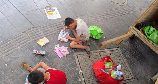 《以乞丐父子回家记》游戏攻略（一路艰辛，重拾家园的冒险之旅）